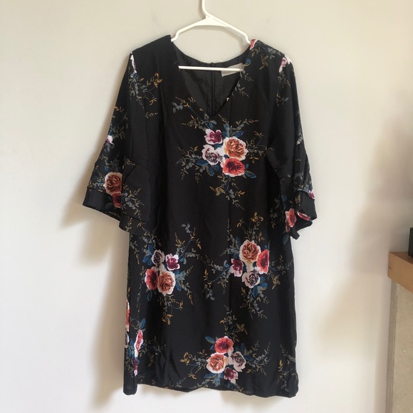 NWT BELONGSCI Women's Floral Shift Mini Dress - Picture 2 of 5